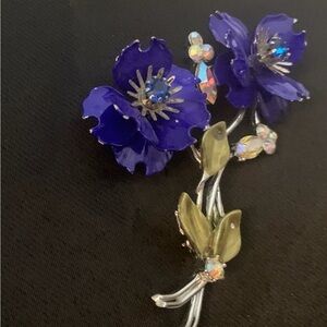 Elegant Blue Floral Brooch